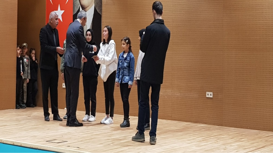 10 Kasım Atatürk'ü Anma Haftasında İlçede Düzenlenen Kompozisyon Yarışmasında Okulumuz Öğrencisi Birinci Olmuştur